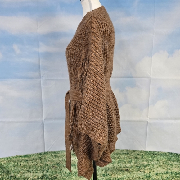 DAVID & DANI | CABLE KNIT BELTED BAT WING FRINGED SWEATER - Picture 6 of 16